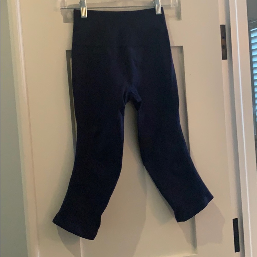 Lululemon ebb to street crop leggings.